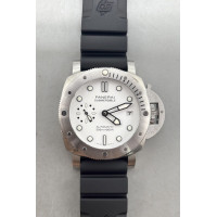 PAM2223 Submersible 42mm Best Edition White Dial on Black Rubber Strap VSF P900