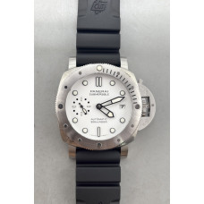 PAM2223 Submersible 42mm Best Edition White Dial on Black Rubber Strap VSF P900