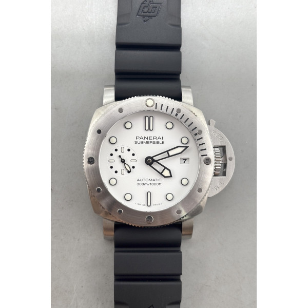 PAM2223 Submersible 42mm Best Edition White Dial on Black Rubber Strap VSF P900